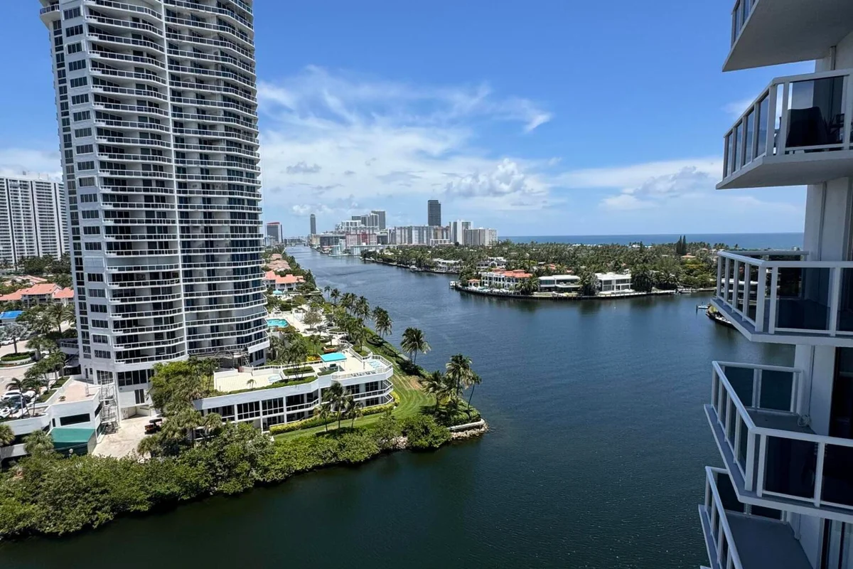 20515 E Country Club Dr #1442, Miami: photo 1 of 32