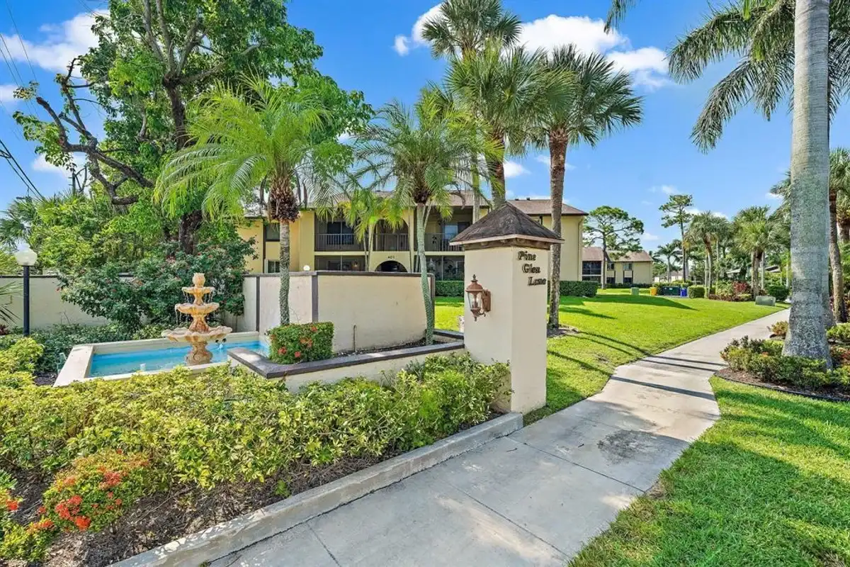 440 Pine Glen Ln #B-1, Greenacres: photo 1 of 27