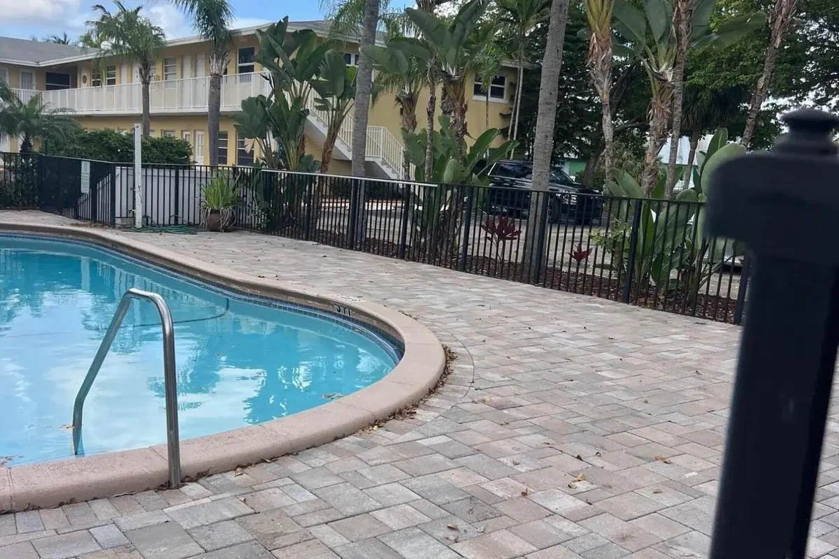 4051 NE 13th Ave #61-3, Oakland Park: photo 1 of 13