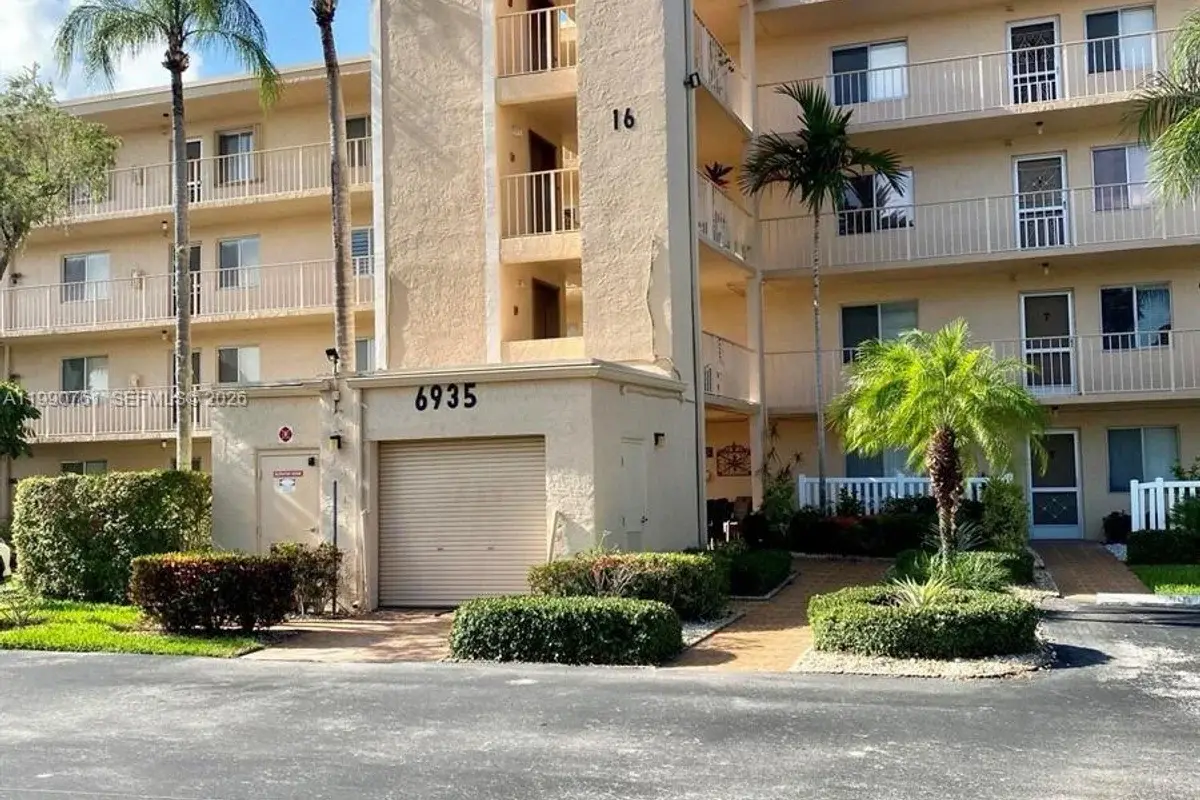6935 Huntington Ln #108, Delray Beach: photo 1 of 3