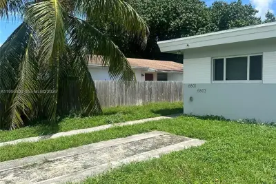 6801 NW 2nd Ct #6803, Miami: photo 1 of 11