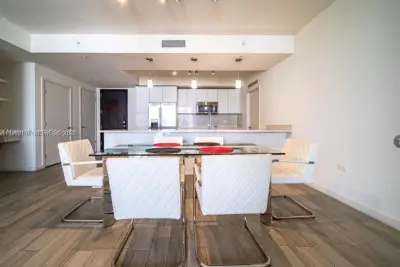 999 SW 1st Ave #2105, Miami: photo 1 of 9