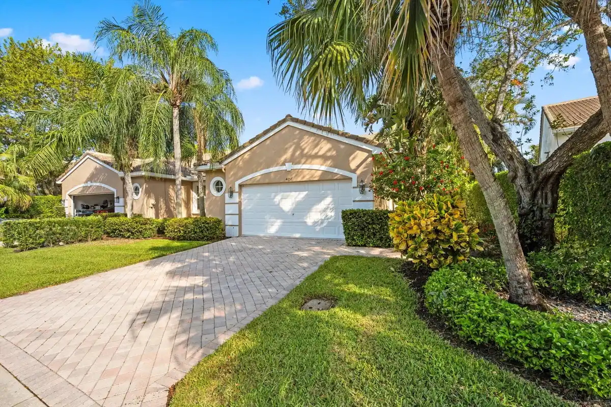 4657 Carlton Golf Dr, Lake Worth: photo 1 of 55