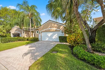 4657 Carlton Golf Dr, Lake Worth: photo 1 of 55