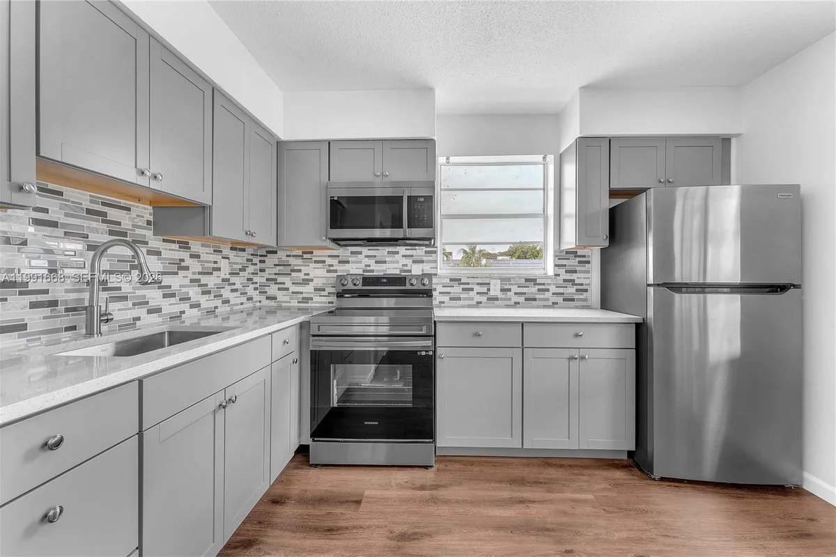 3750 SW 59th Ave #3, Davie: photo 1 of 11