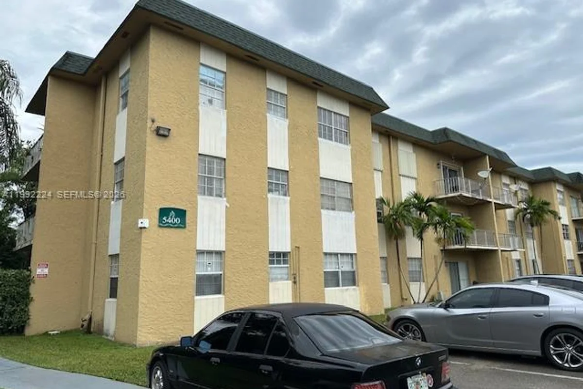 5400 SW 77 Ct #2R, Miami: photo 1 of 16