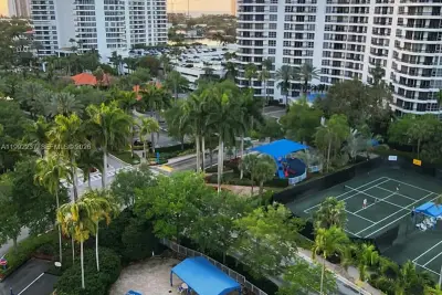 3500 Mystic Pointe Dr #1201, Aventura: photo 1 of 6