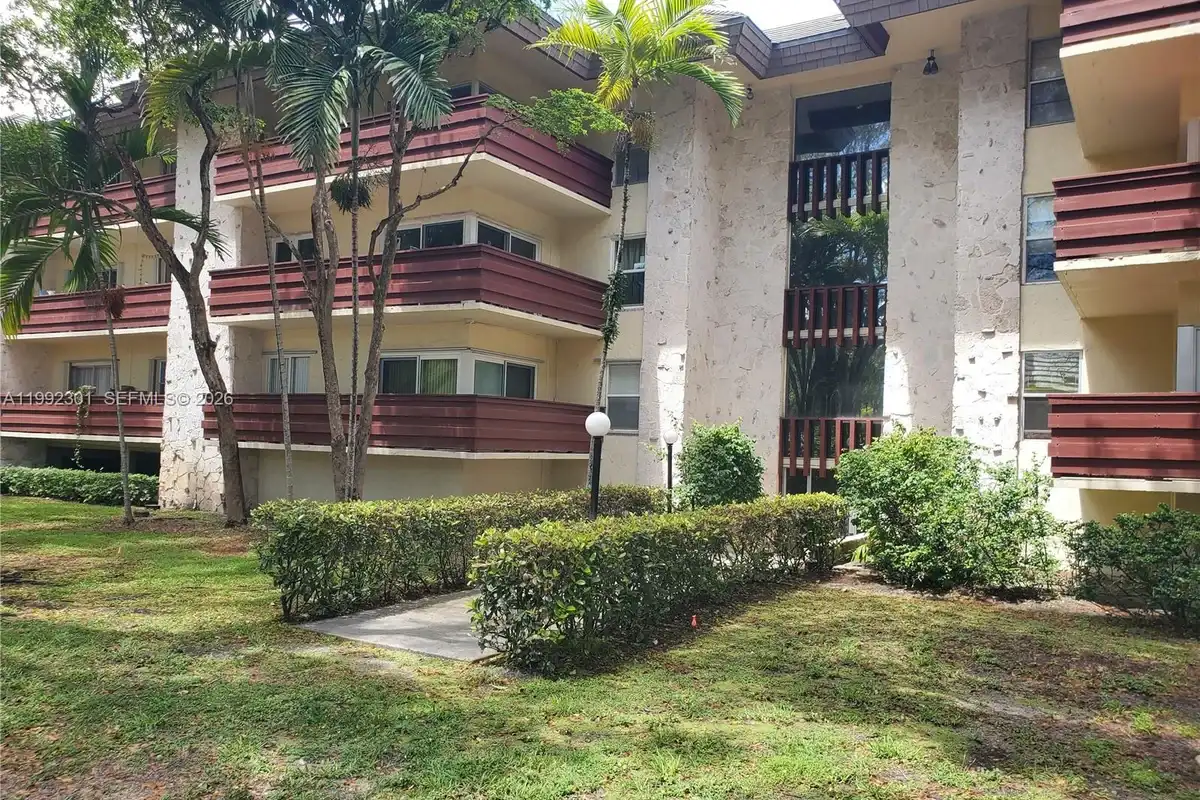 1205 Mariposa Ave #206, Coral Gables: photo 1 of 14