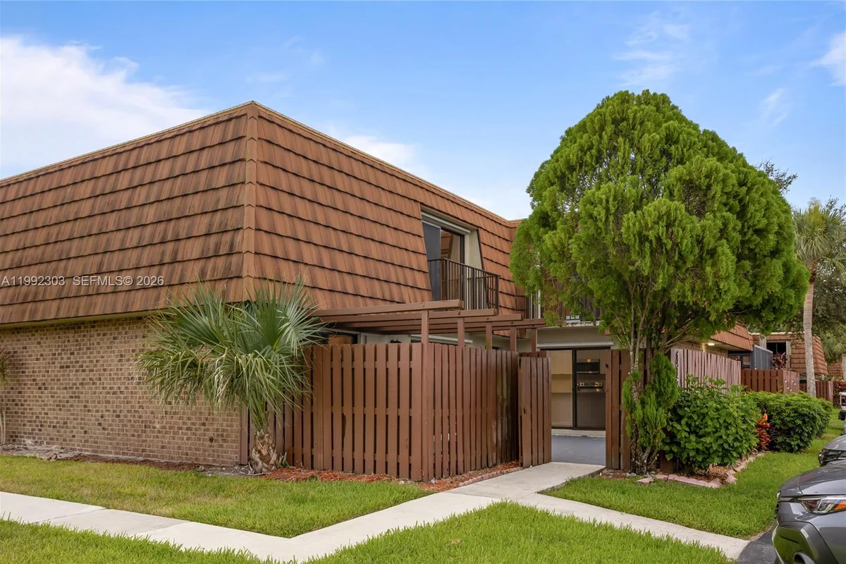 1170 SW 118th Ter, Davie: photo 1 of 51
