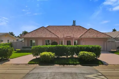 5530 Bayview Dr, Fort Lauderdale: photo 1 of 61