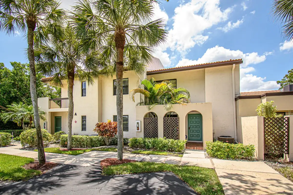 8334 Cypress Ln #1a, Boca Raton: photo 1 of 42