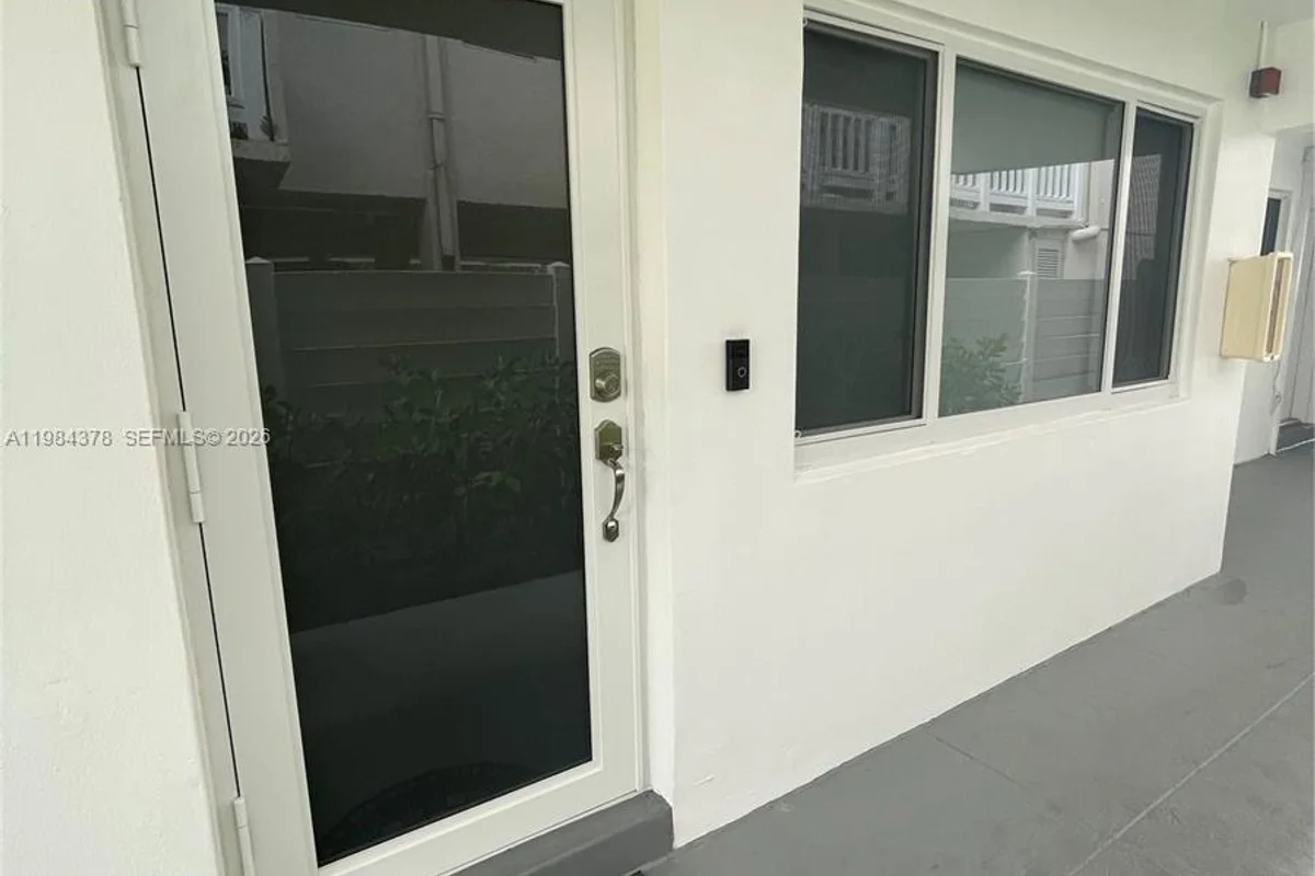 926 Michigan Ave #3, Miami Beach: photo 1 of 22