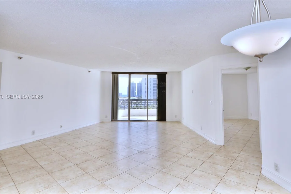 3500 Mystic Pointe Dr #1207, Aventura: photo 1 of 50