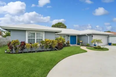 13 Little Harbor Way, Deerfield Beach: photo 1 of 32