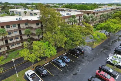 3141 NW 47th Ter #124, Lauderdale Lakes: photo 1 of 20