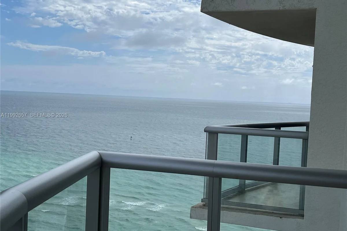 17315 Collins Ave #2408, Sunny Isles Beach: photo 1 of 10