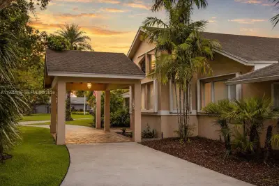 26451 SW 173rd Pl, Homestead: photo 1 of 28
