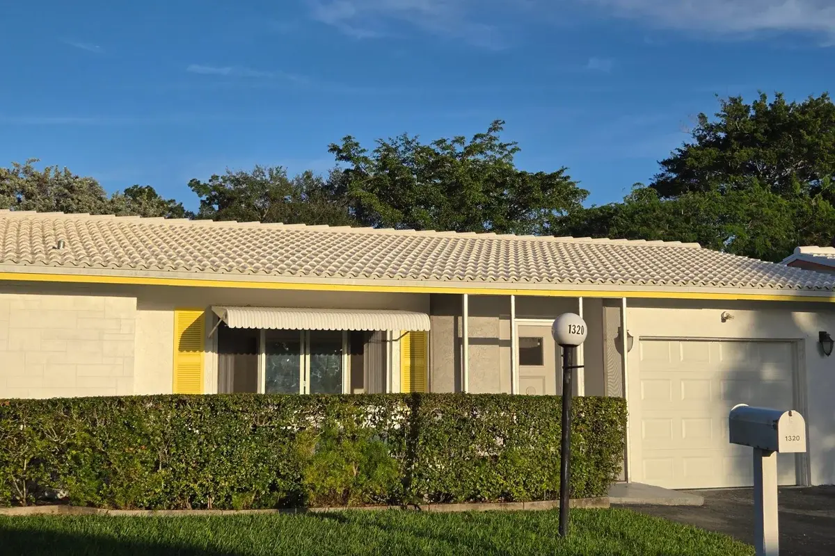 1320 NW 82nd Ave, Plantation: photo 1 of 10