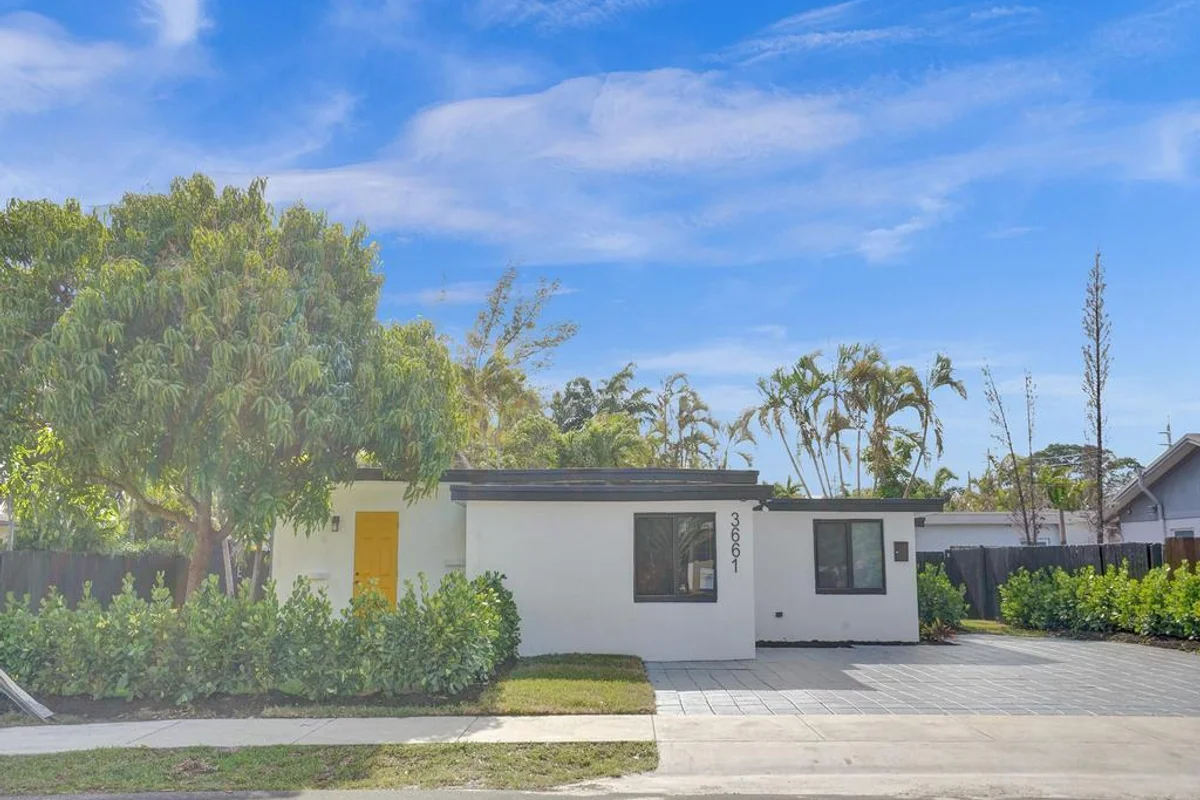 3661 NE 8th Ave, Oakland Park: photo 1 of 30