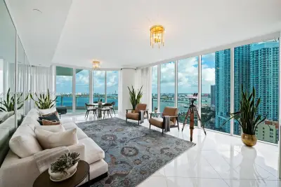 2020 N Bayshore Dr #2502, Miami: photo 1 of 85