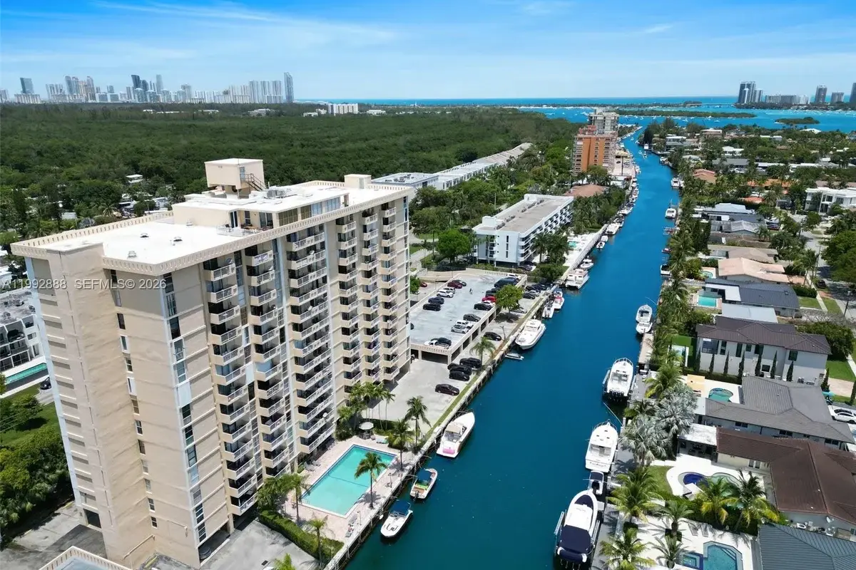 2350 NE 135th St #1101, North Miami: photo 1 of 19