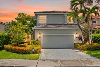 1764 NW 166th Ave, Pembroke Pines: photo 1 of 26