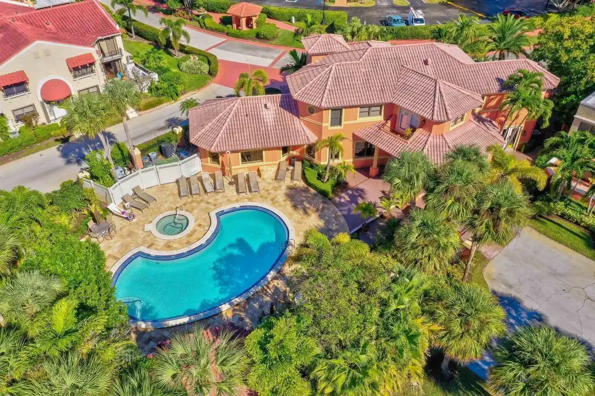 800 Uno Lago Dr #302, Juno Beach: photo 1 of 49