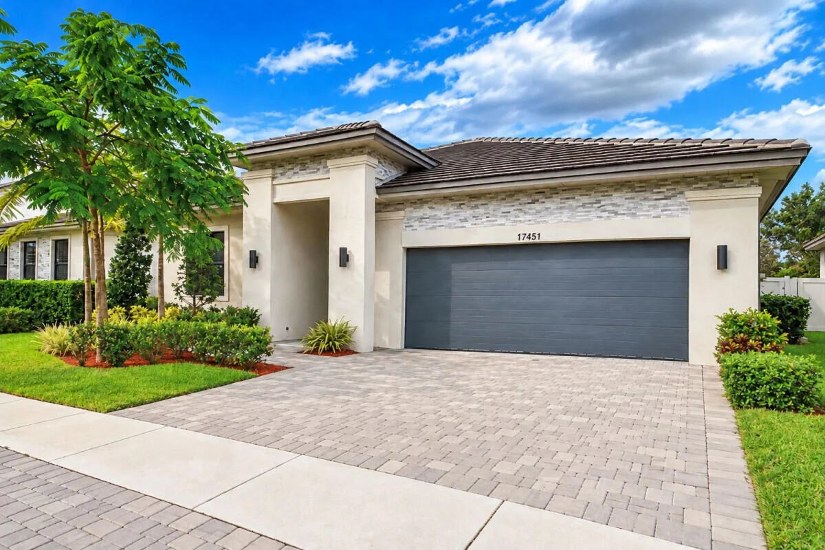 17451 SW 41st St, Miramar: photo 1 of 24