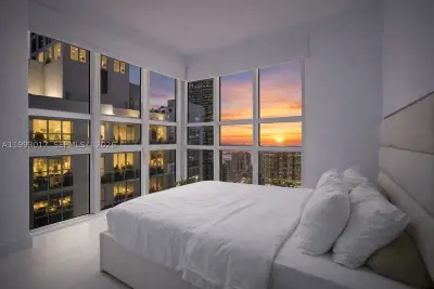 950 Brickell Bay Dr #4101, Miami: photo 1 of 28