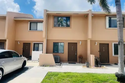 139 Sparrow Dr #2c, Royal Palm Beach: photo 1 of 22