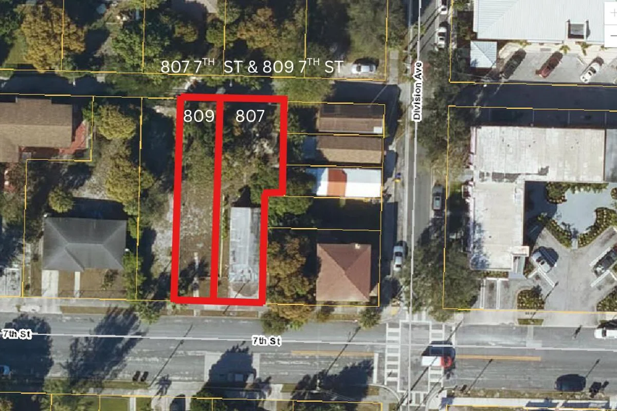 807 7th St, West Palm Beach: photo 1 of 4