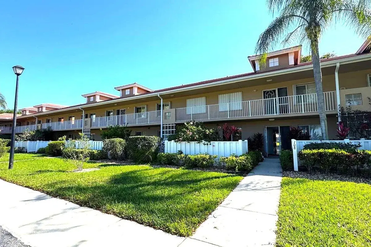 5876 Regal Glen Dr #108, Boynton Beach: photo 1 of 47