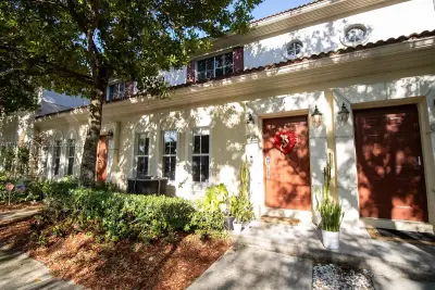 2607 SW 99th Way, Miramar: photo 1 of 50