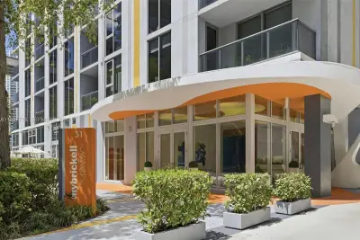31 SE 6th St #2504, Miami: photo 1 of 40