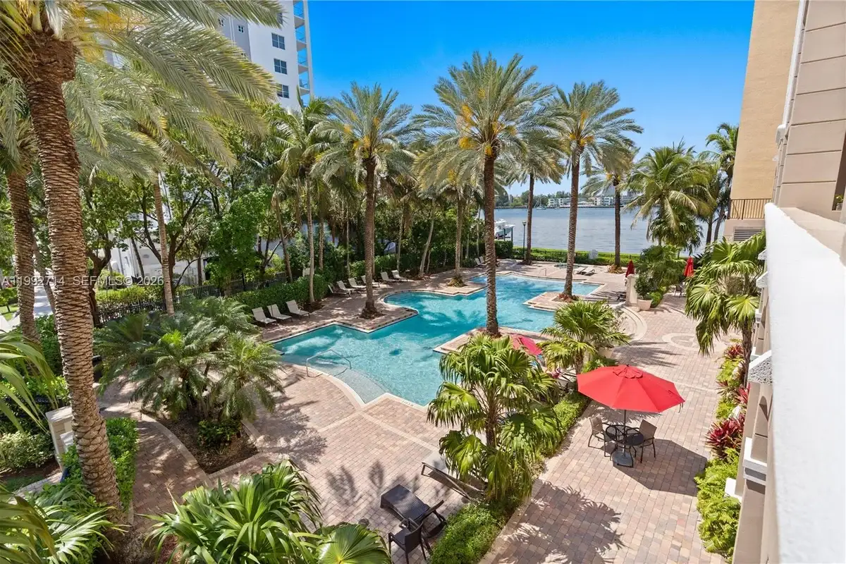 17100 N Bay Rd #1301, Sunny Isles Beach: photo 1 of 39