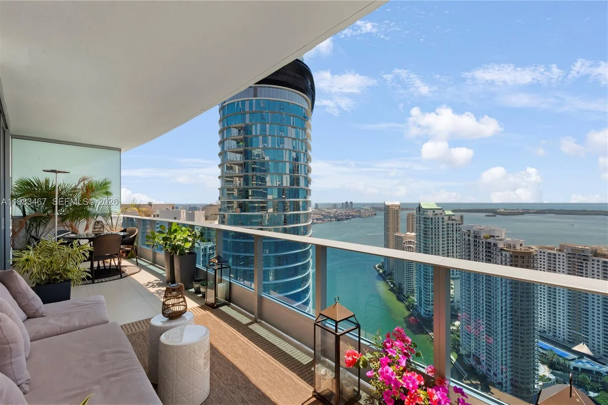200 Biscayne Boulevard Way #4907, Miami: photo 1 of 19