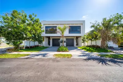 804 NE 16th Ter, Fort Lauderdale: photo 1 of 60