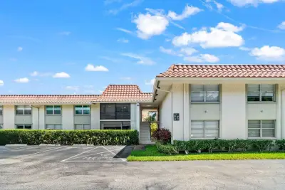 1124 NW 13th St #204a, Boca Raton: photo 1 of 30