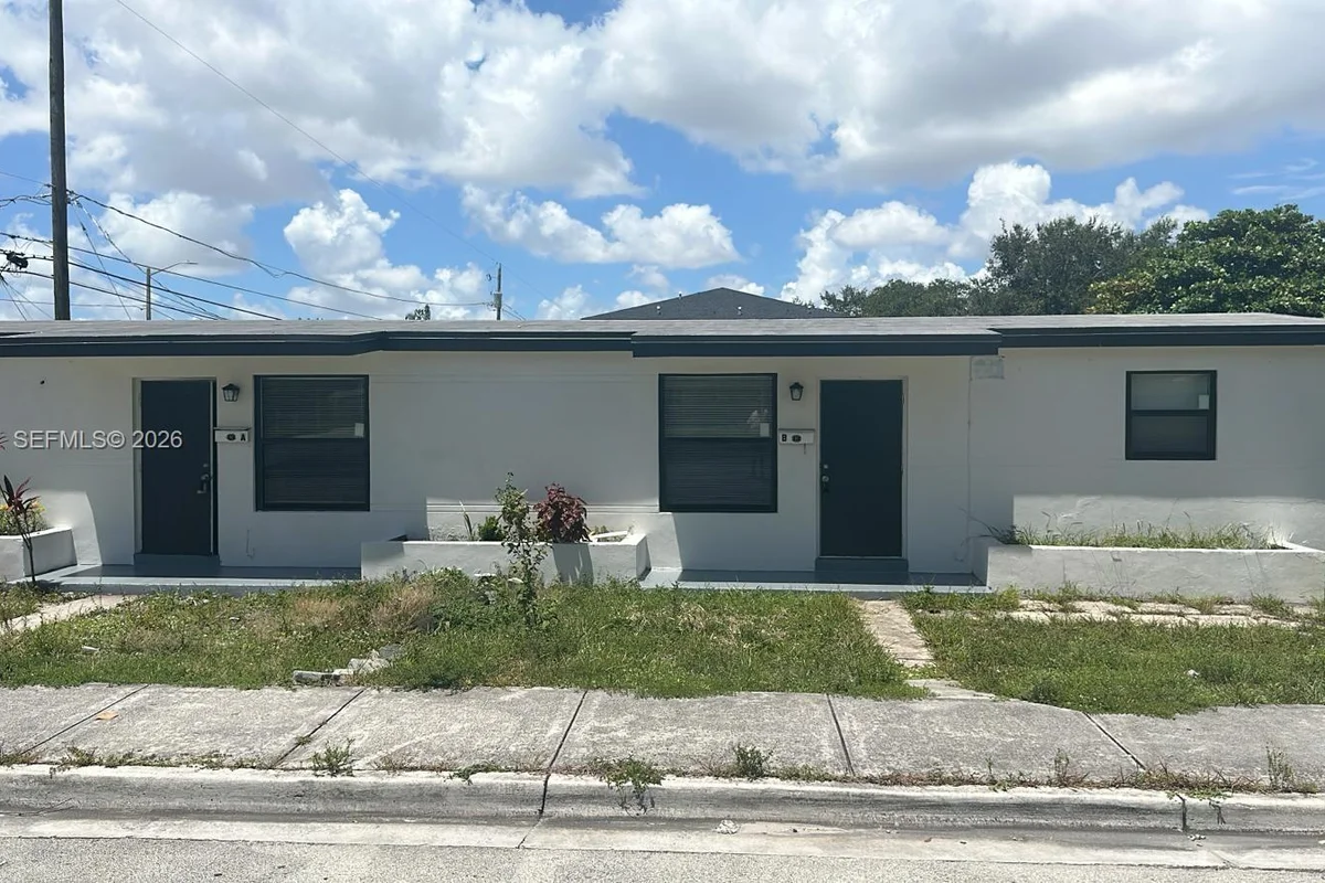 2005 Ali Baba Ave, Opa-locka: photo 1 of 12