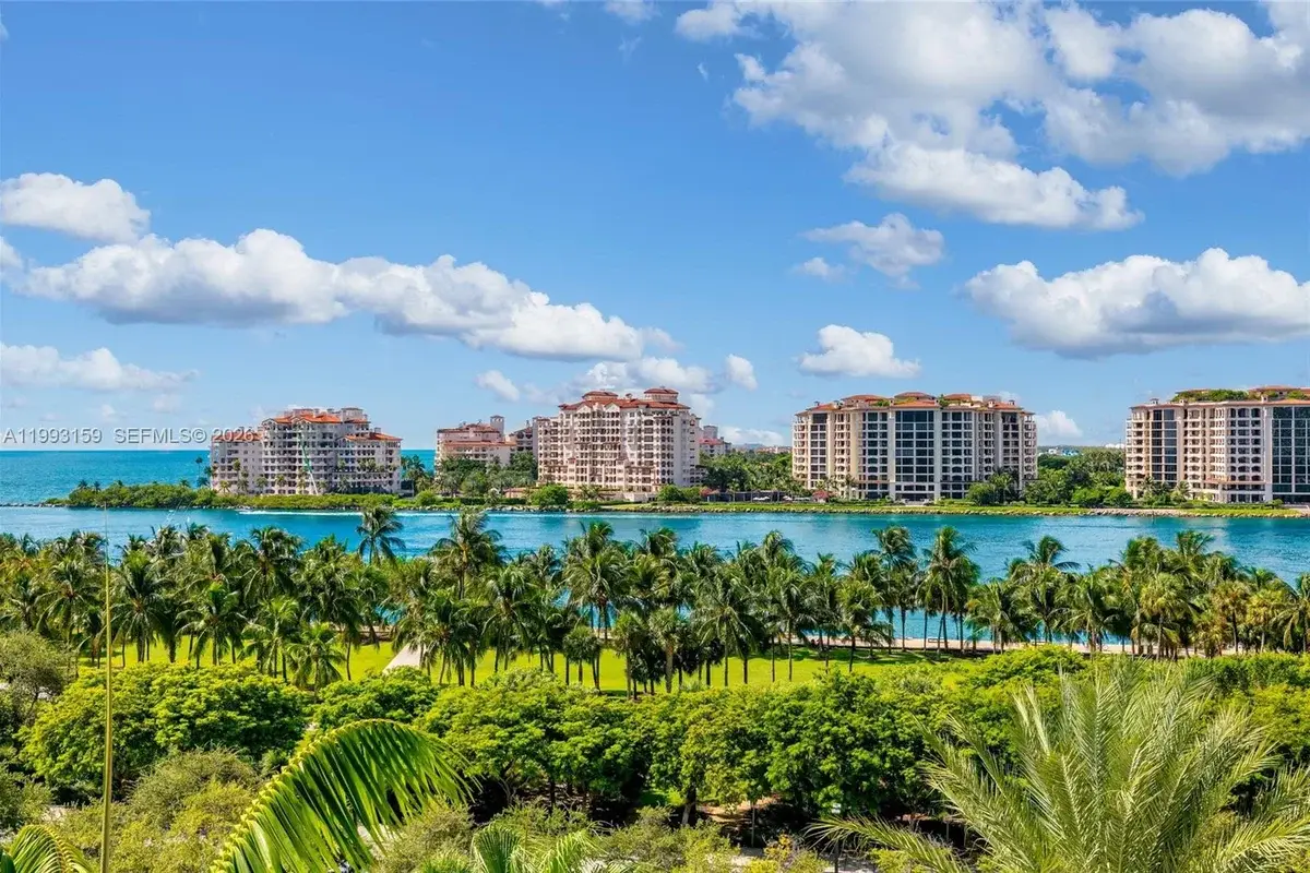 300 S Pointe Dr #801, Miami Beach: photo 1 of 46