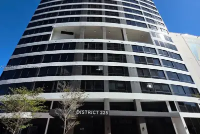 225 N Miami Ave #804, Miami: photo 1 of 63