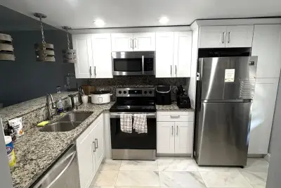 605 Oaks Dr #304, Pompano Beach: photo 1 of 28
