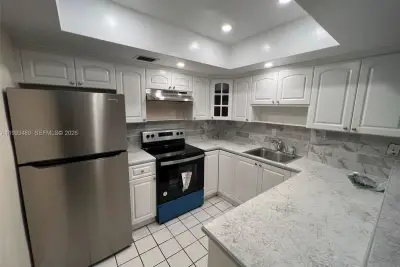 2605 NW 47th Ter #103, Lauderdale Lakes: photo 1 of 18