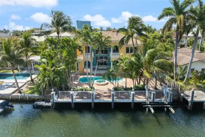 1701 SE 10th St, Fort Lauderdale: photo 1 of 65