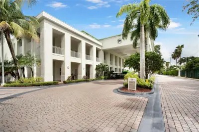 5300 NW 87th Ave #1107, Doral: photo 1 of 25
