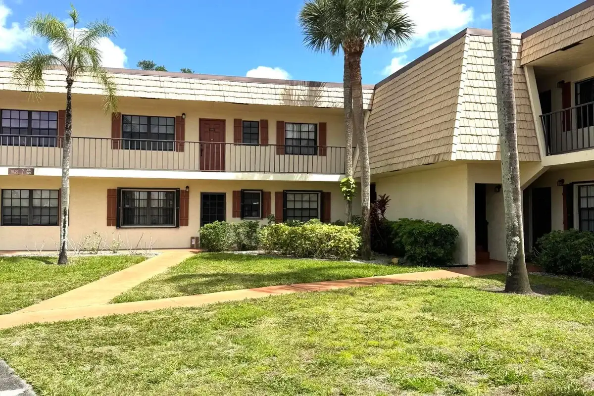 4121 Oak Terrace Dr, Lake Worth: photo 1 of 7