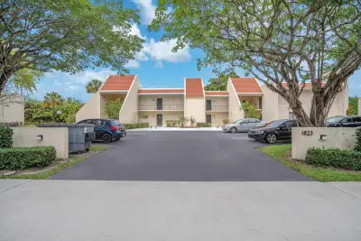 1823 Presidential Way #E101, West Palm Beach: photo 1 of 41