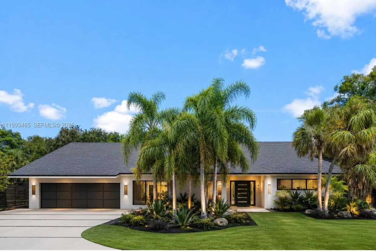 7997 SW 76th Ave, Miami: photo 1 of 42