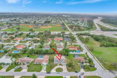 334 SW 13th Ave, Boynton Beach: photo 1 of 41