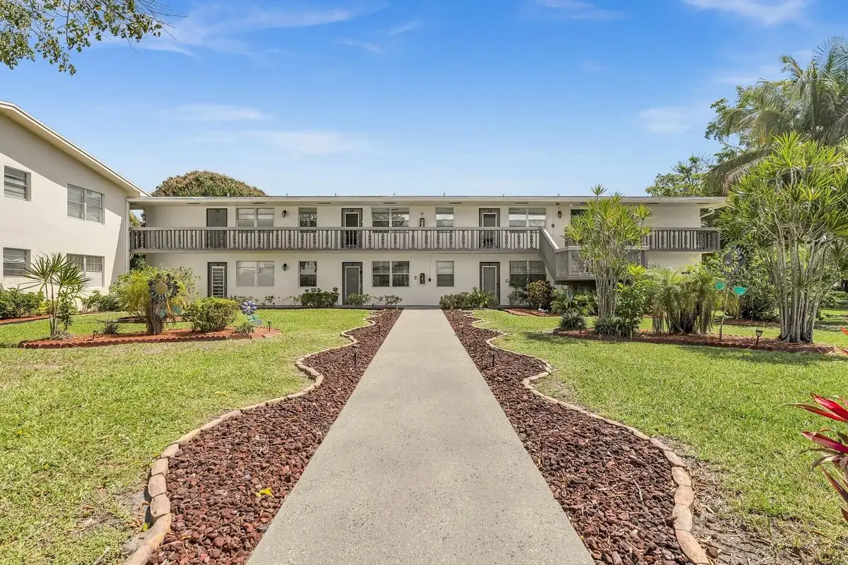 5 Markham #A, Deerfield Beach: photo 1 of 52